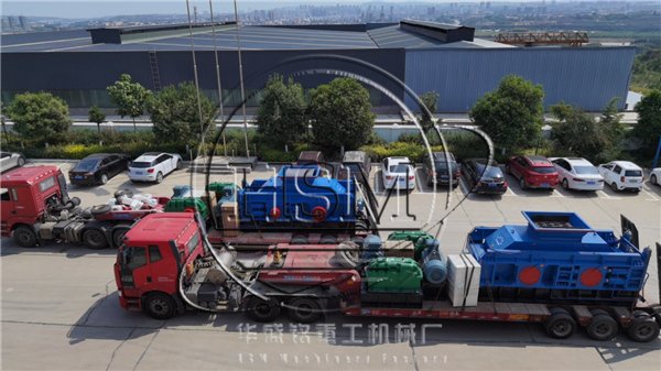 兩臺(tái)1810型液壓對(duì)輥破碎機(jī)一起發(fā)往河北秦皇島